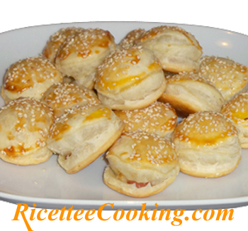 Rustici salati di sfoglia ai wurstel